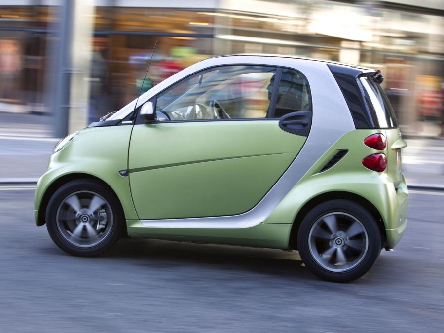  Smart ForTwo Lightshine Edition Coupe (C451) 2010 года  (UK) (фото 3 из 6)